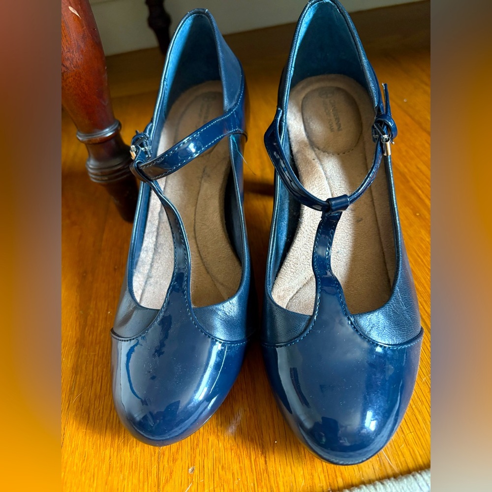 Giani Bernini T-strap heels